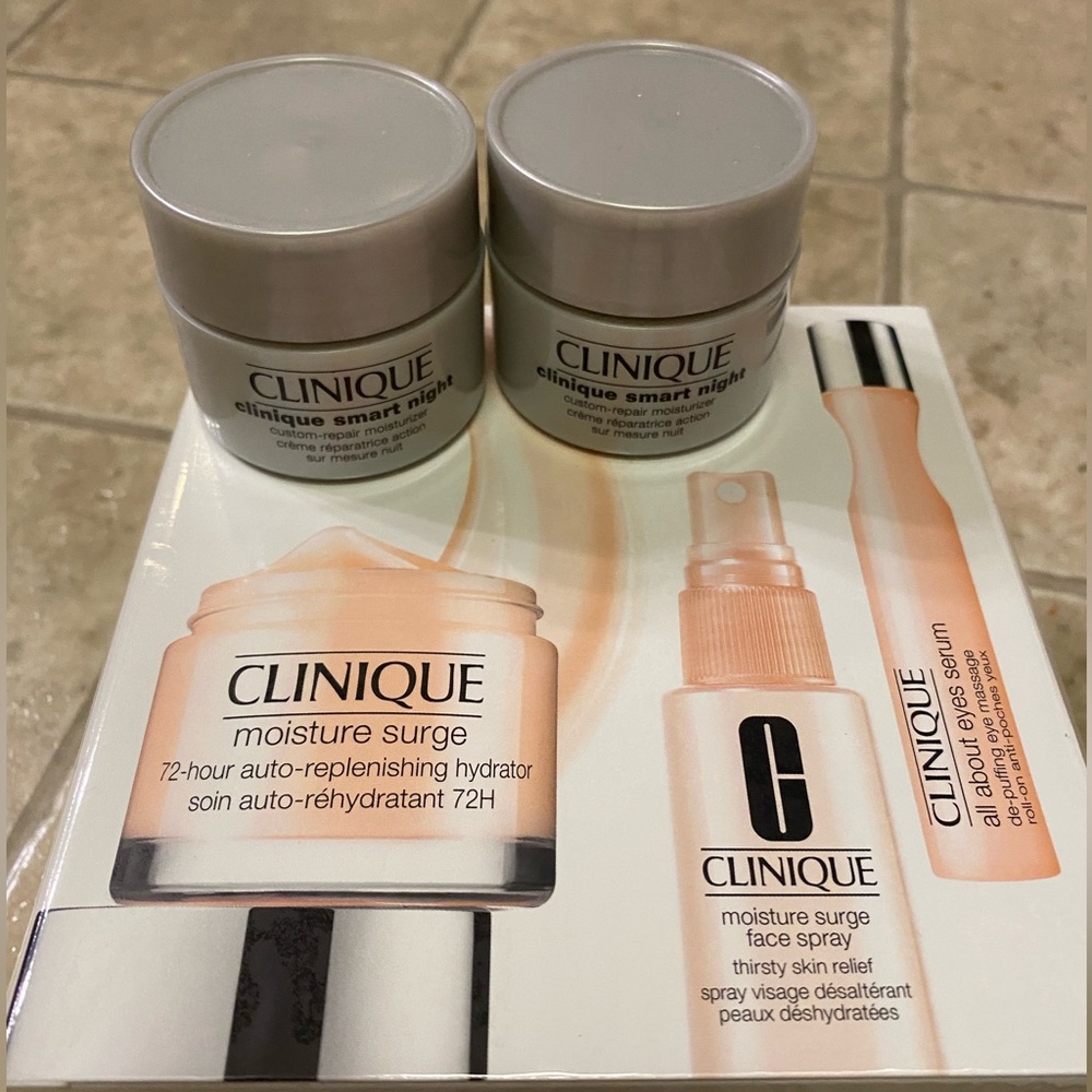 Clinique All About Moisture Set w/ 2 FREE Smart Night samples